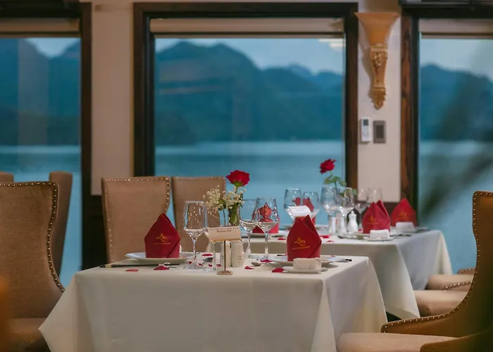  Arcadia Cruise Ha Long