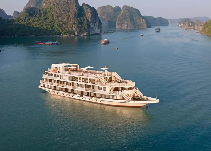  Arcadia Cruise Ha Long